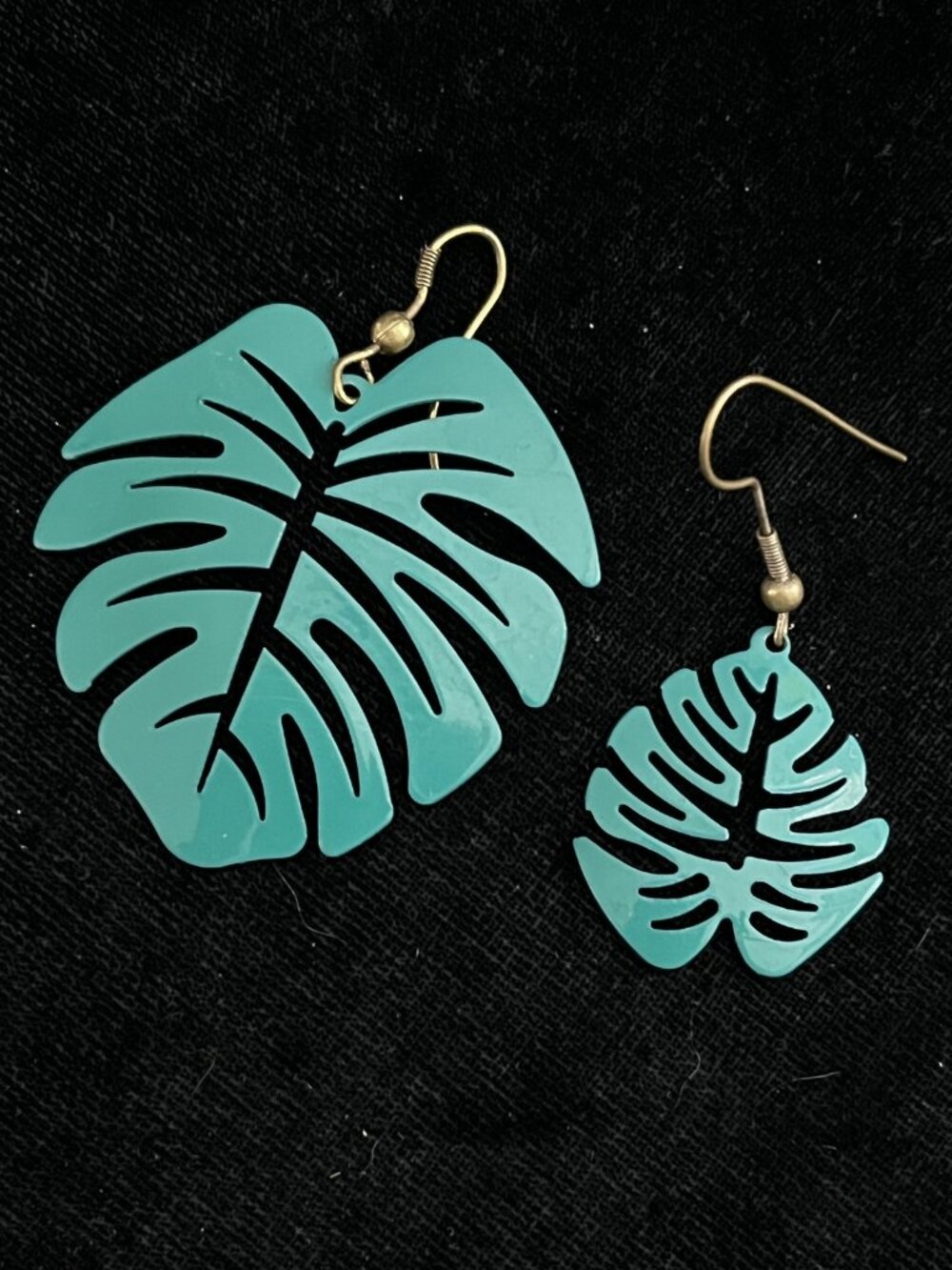 Unbranded Size ONE SIZE Turquoise Monstera Leaf Cutout Earrings